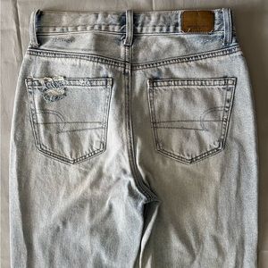 American Eagle Mom Jeans 

Preowned Denim Blue Women’s Size 0